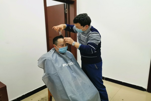 1582962367778767.jpg 附件一:理發(fā)現場.jpg