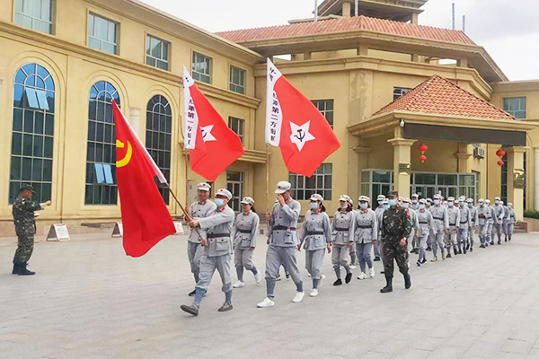 1624256623110769.jpg 軍訓(xùn)現(xiàn)場(chǎng)1.jpg